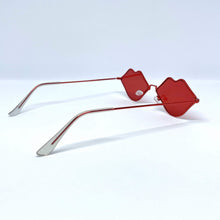 Load image into Gallery viewer, Kiss Eyes - Red
